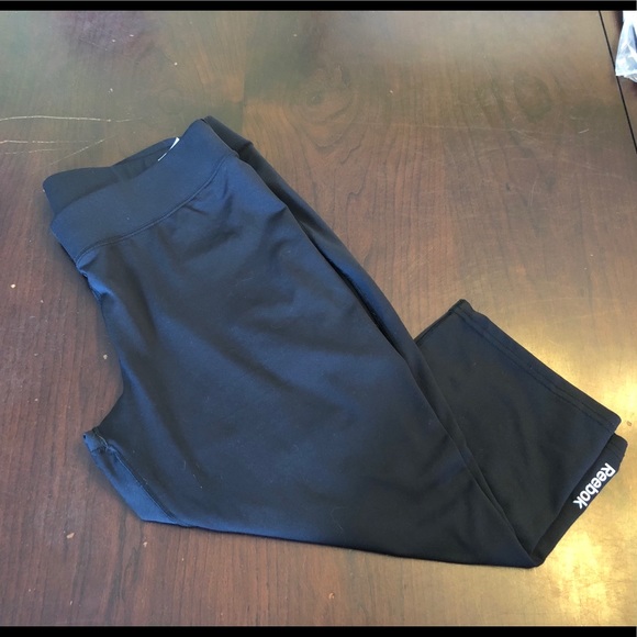 Reebok Pants - Black Reebok Capri workout crops